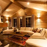 Cozy In With Jacuzzi And Sauna