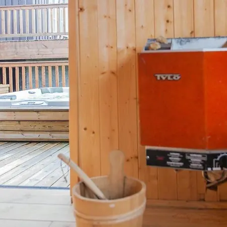 Holiday home Cozy In With Jacuzzi And Sauna *