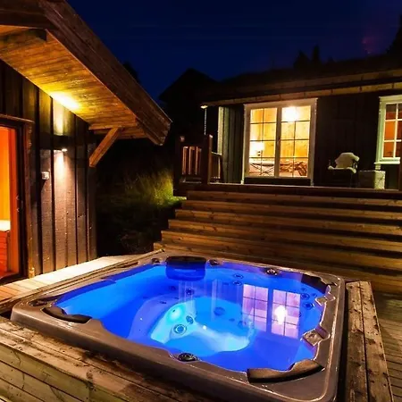 Cozy In With Jacuzzi And Sauna 別荘