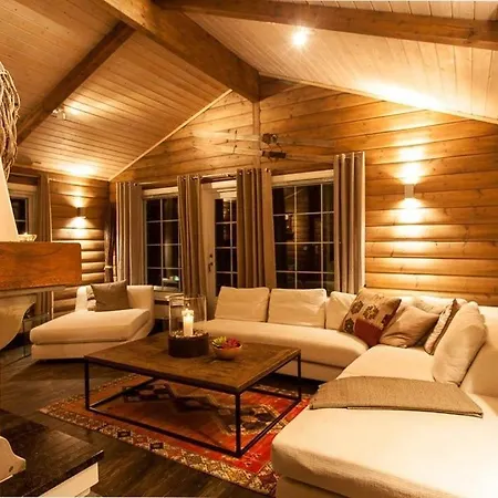 Cozy In With Jacuzzi And Sauna